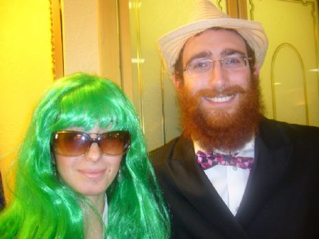 chanukah5761.jpg